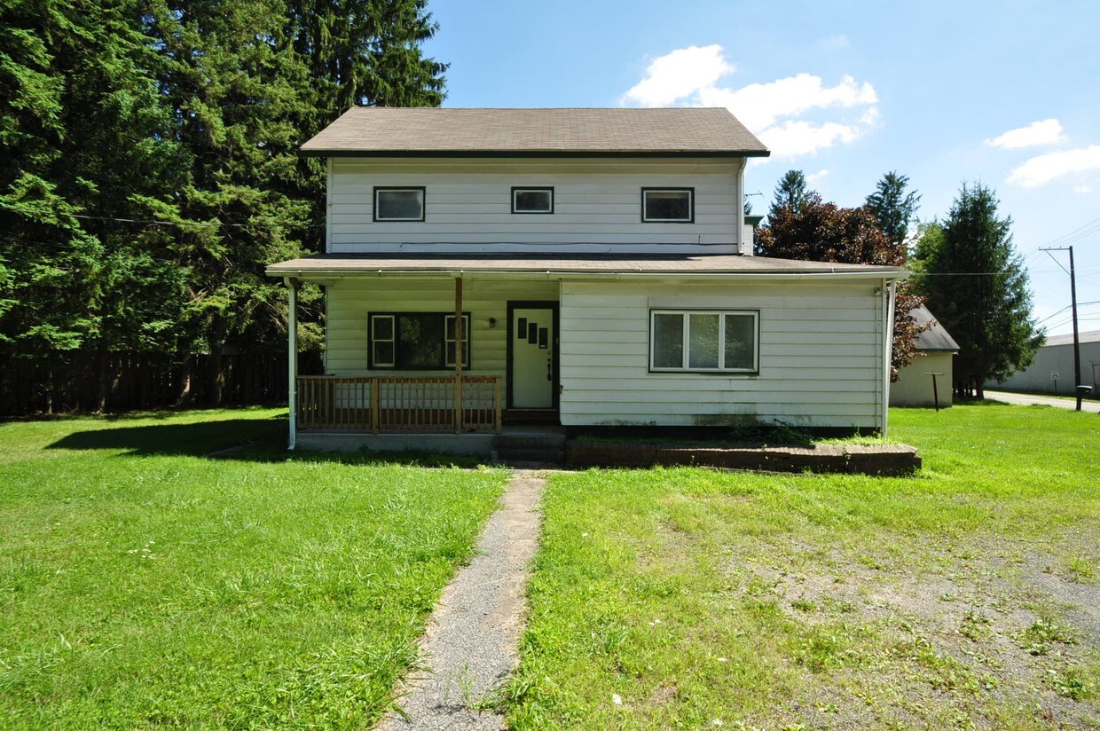 175 Summit Ave, Pocono Summit, PA 18346 Apartments in Pocono Summit