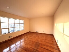 Building Photo - 304 Columbia Ave