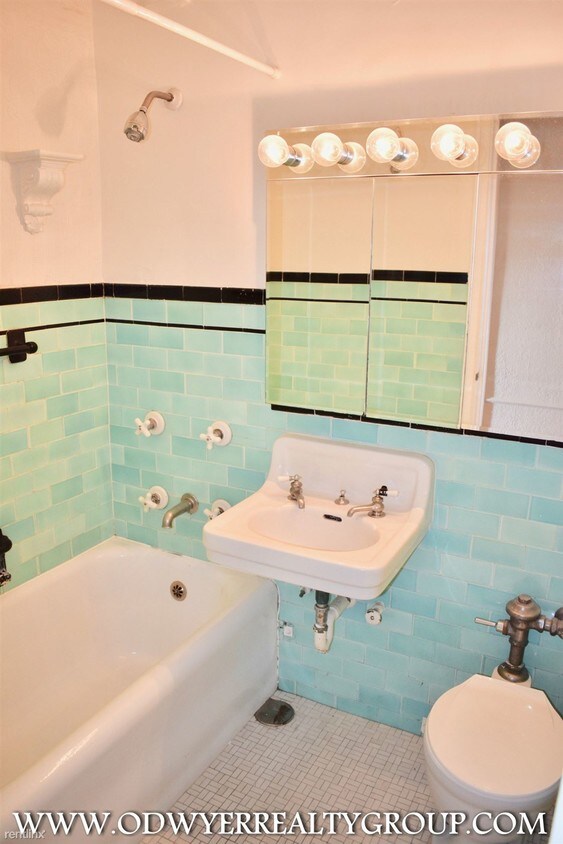 1 br, 1 bath - 1400 N Lake Shore Dr Apt 19M - 1 br, 1 bath  - 1400 N Lake Shore Dr Apt 19M