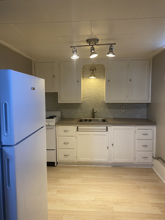 Primary Photo - 303 2nd Ave W
