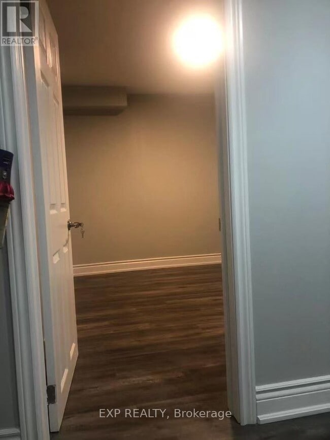 Building Photo - 82 Alderbury Dr