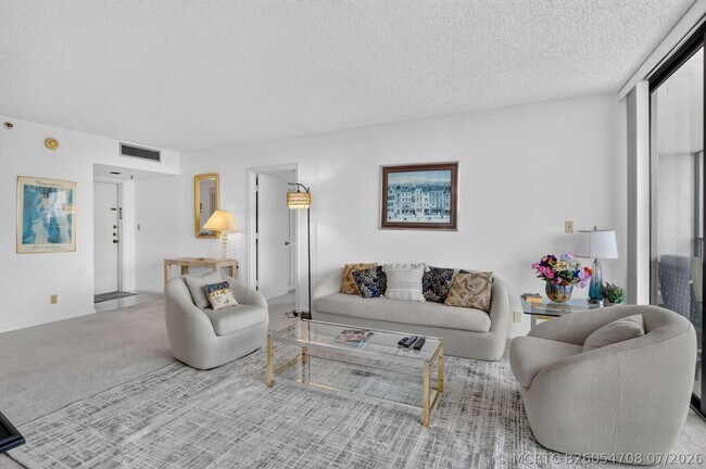 Foto del edificio - 6895 Willow Wood Dr
