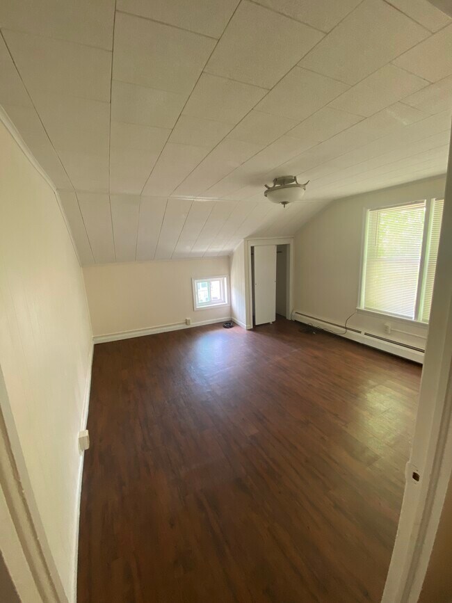 Building Photo - 607 Tuttle Ave