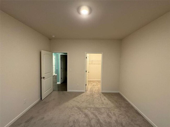 Building Photo - 1083 Shadow Glen Dr