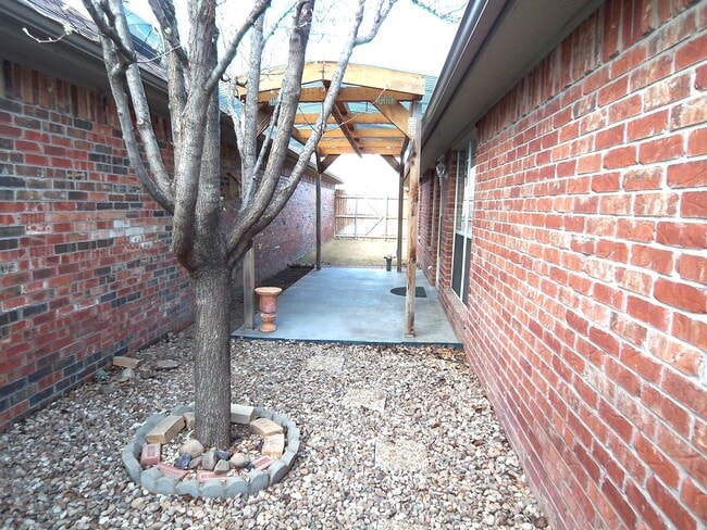 Building Photo - 7010 Hansford Cir