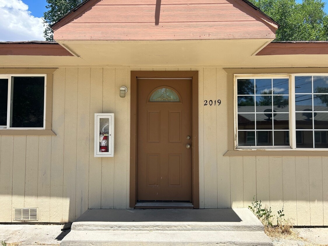 Primary Photo - 2019 Valley Rd