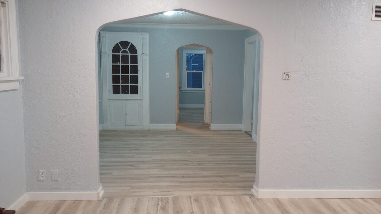 Foto principal - 2506 Prast Blvd