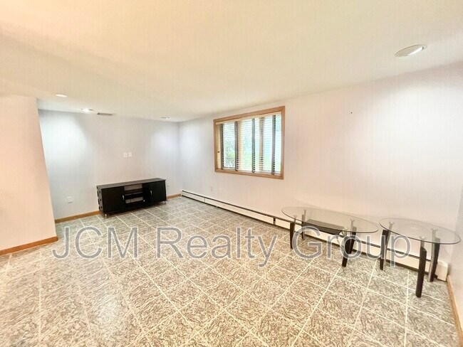 Foto del edificio - 120 Savage St