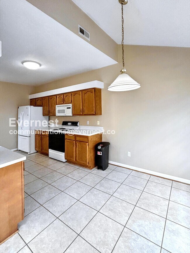 Foto del edificio - 306 Hamlet Ct