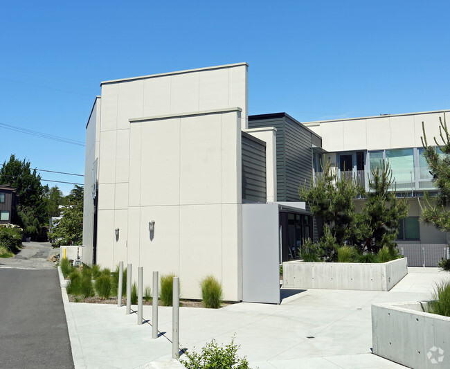 Building Photo - West Newton Flats