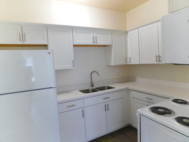Foto del edificio - 3030-3034 Porter Ave