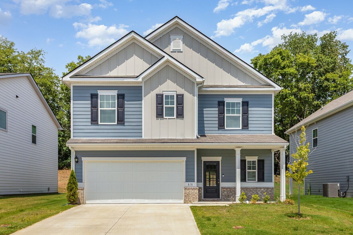 Foto principal - Charming 3-Bedroom Home in Columbia – Avai...