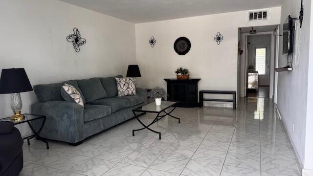 Foto del edificio - 2000 NE 51st Ct