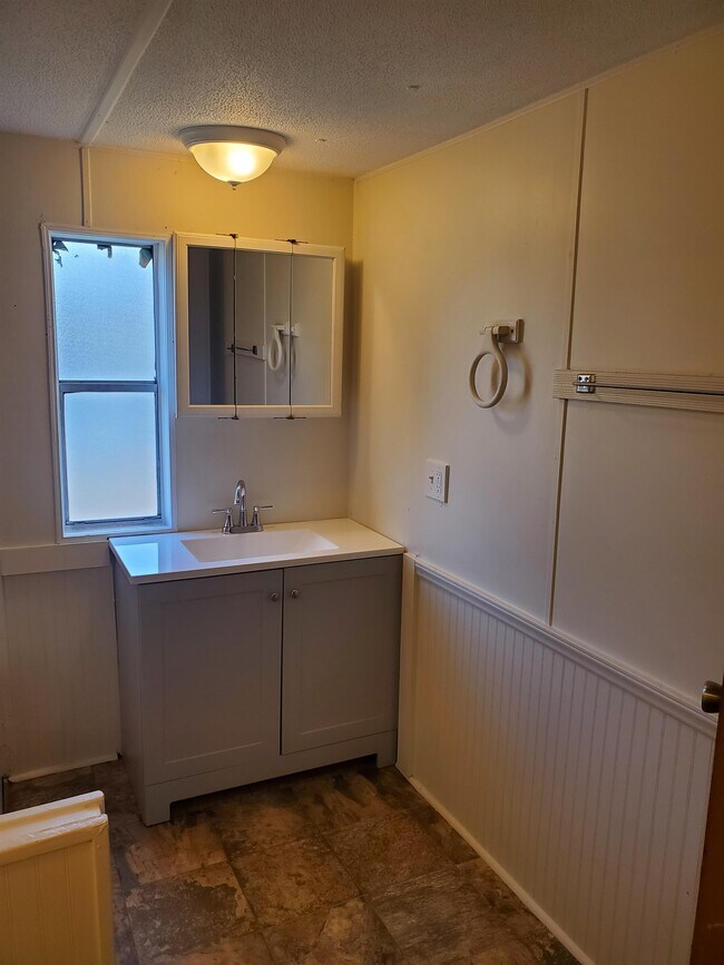 Building Photo - 821 Annie Pearle Ln