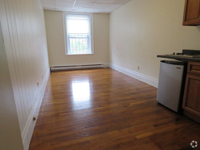 Building Photo - 507 Beacon St