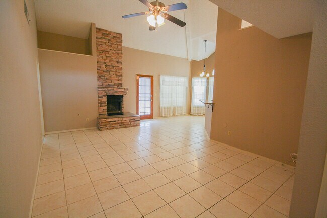 Building Photo - 11854 Stephanie Dr