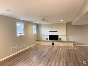 Building Photo - 840 Valentine View