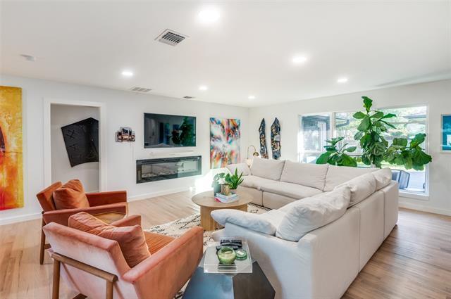Foto del edificio - 6232 Crestmont Dr