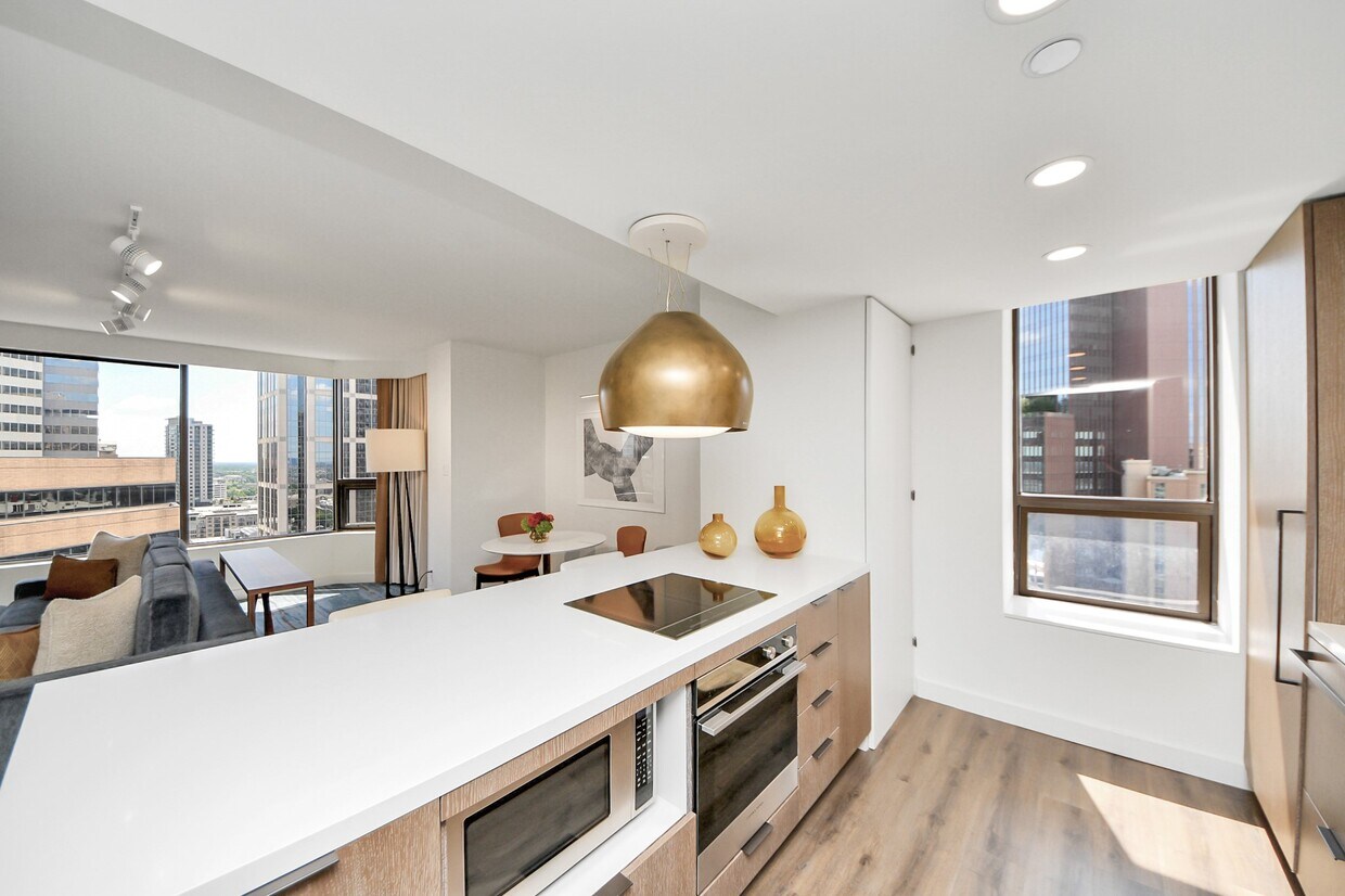 Foto principal - 1300 Lamar St