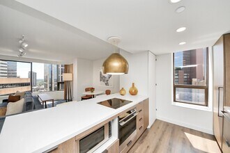 Building Photo - 1300 Lamar St