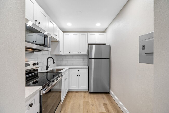 Interior Photo - 140 East Davis