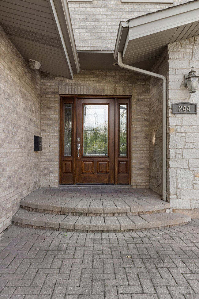Foto del edificio - 244 N Jackson Rd