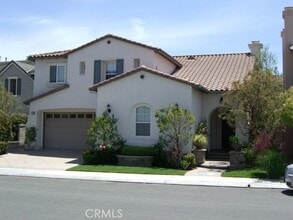 Building Photo - 8 Douglass Dr