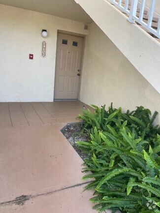 Building Photo - 14102 Glenmoor Dr