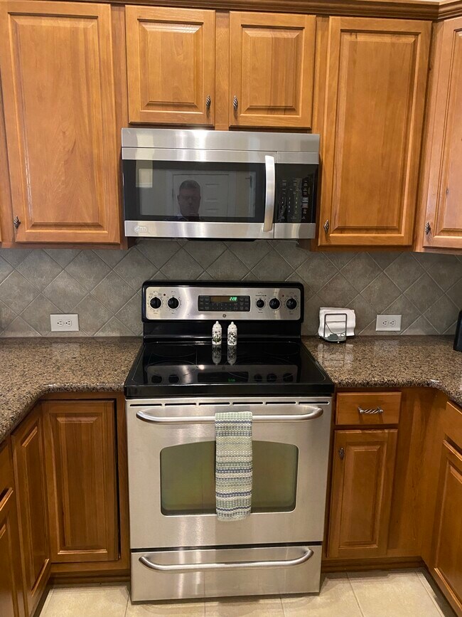 Building Photo - 2632 Belwick Village Dr