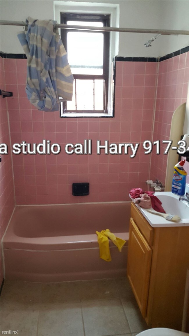 Foto del edificio - 8835 162nd St