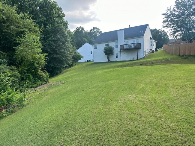 Building Photo - 2555 Cordillo Dr