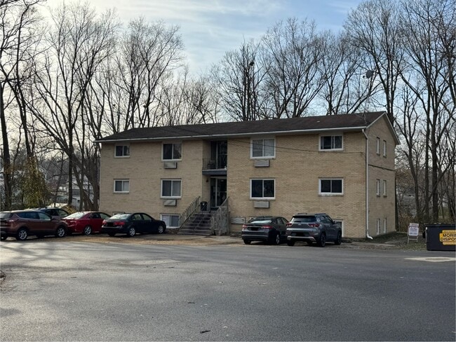 Building Photo - 901 Walnut Ave