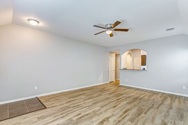 Building Photo - 12943 Pecan Shores Dr
