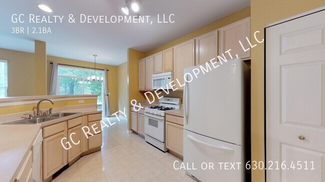 Building Photo - ***PINEHURST - VERNON HILLS TOWNHOME / 3BD...