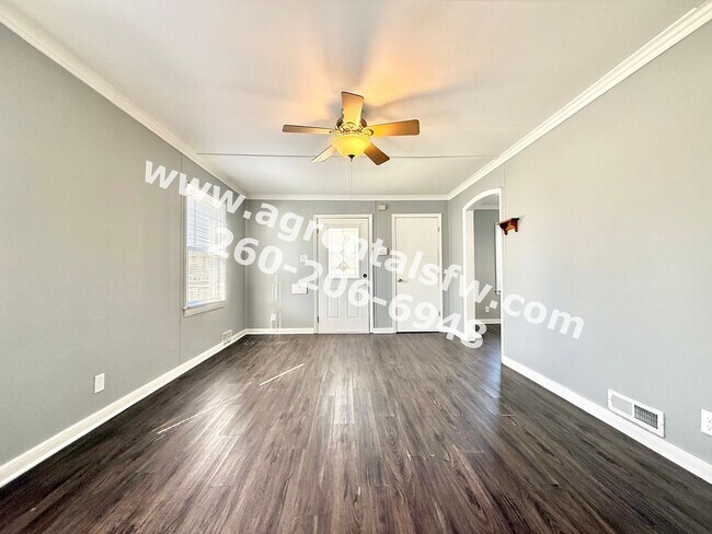 Building Photo - 3 Bedroom House