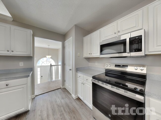 Building Photo - 5731 Newnan Cir