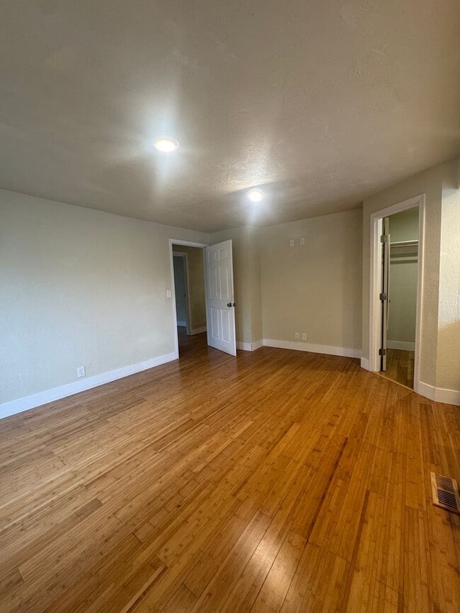 Foto del edificio - 5-Bed, 3-Bath in South Eugene