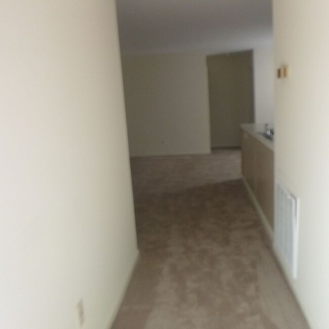 Foto del edificio - 2928 W Hills Dr
