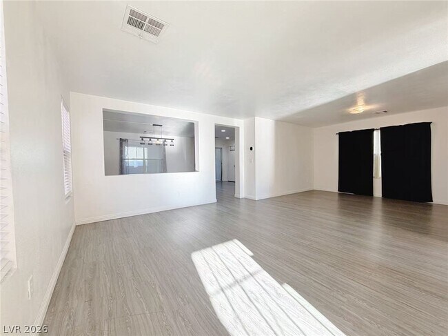 Foto del edificio - 5386 Walcott Dr