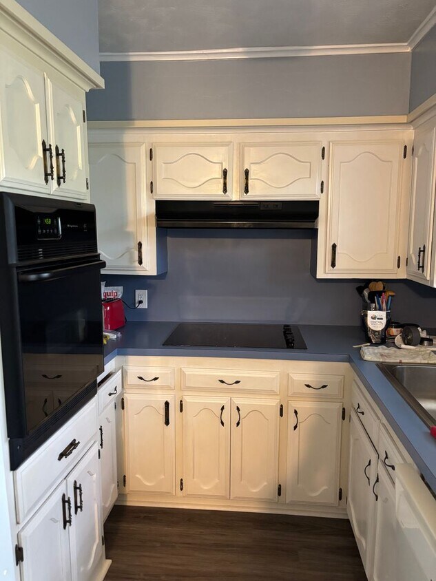 Foto del edificio - Lovely 2 bed/1 bath on a corner lot!