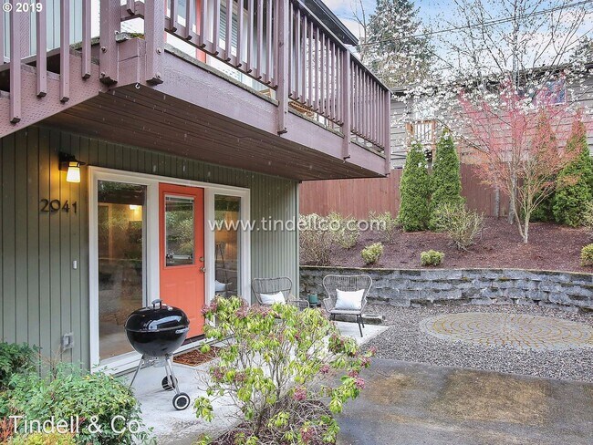Building Photo - 2 br, 1 bath House - 2941 SW Miles St #1