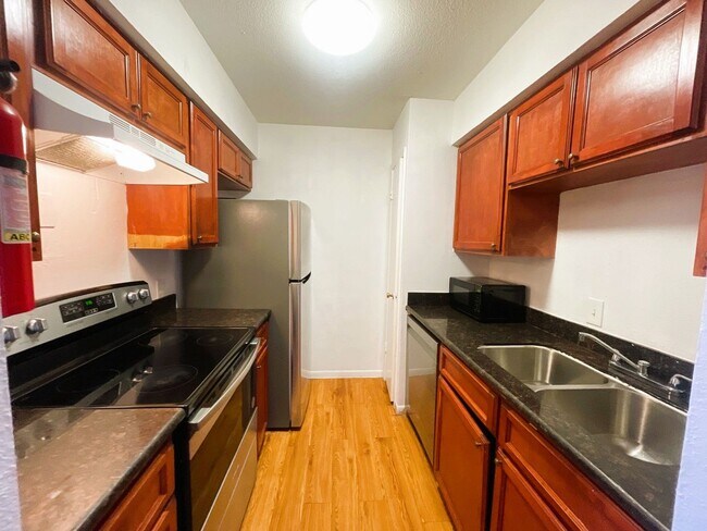 Foto del edificio - 10211 Sugar Branch Drive #320**Ask about o...