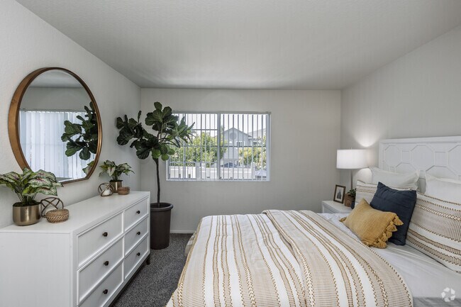 Bedford 1BR, 1BA - 616SF - Dormitorio - South Pointe
