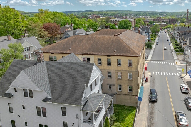 Building Photo - 174 Willow St