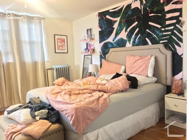 Building Photo - Unique BU Apartment For YOU 9/1/26!