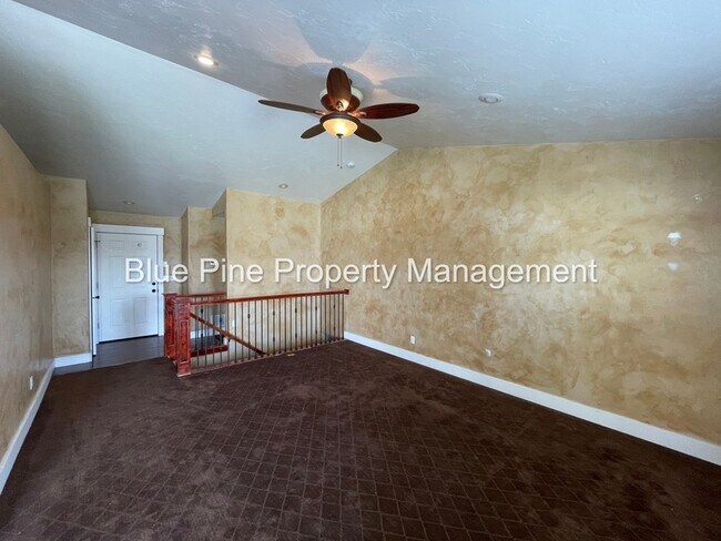 Building Photo - 3930 E Vision Dr
