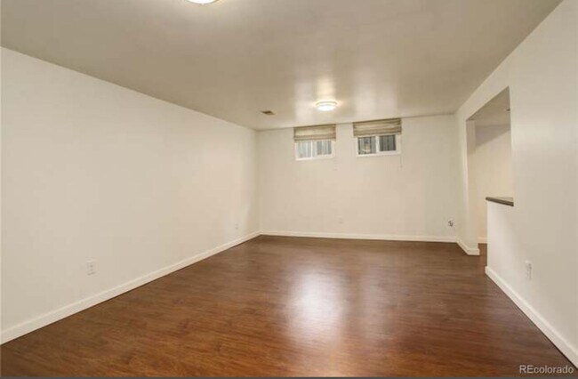 Foto del edificio - West Highlands Garden Level  2-bedroom 1-b...
