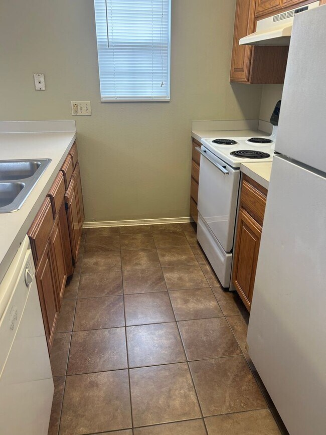 Foto del edificio - 1009 SE J St