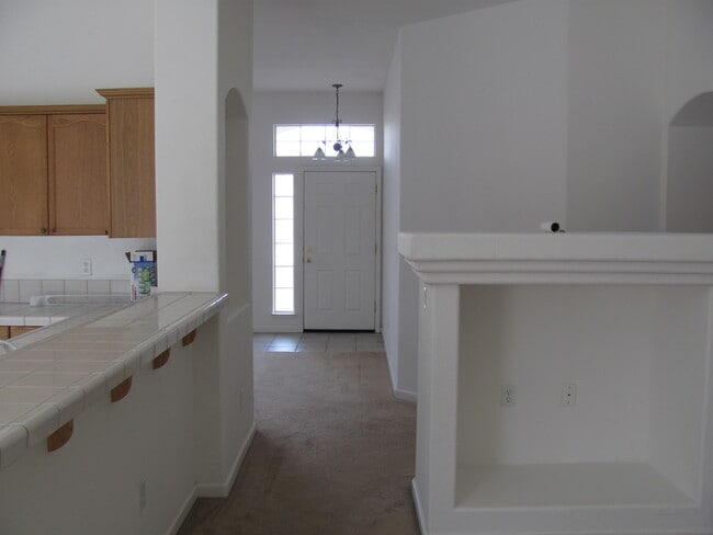 Building Photo - 930 Desert Breeze Way