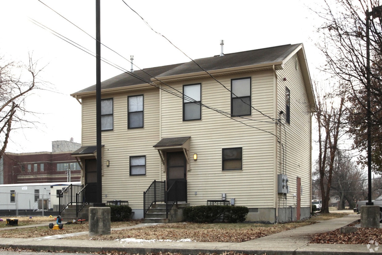 Primary Photo - 1537 W Kentucky St